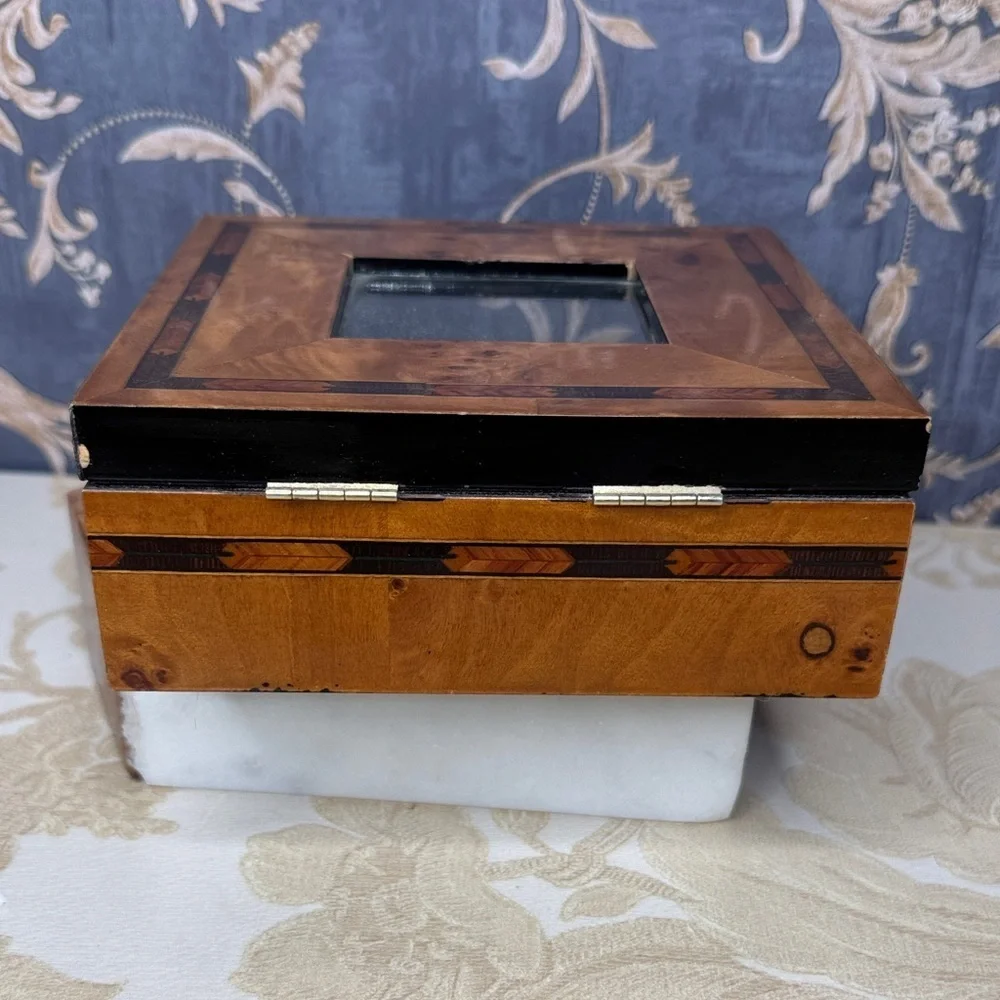 Vintage Estate Wood Inlay Jewelry Box With Picture Opening and Velvet Lining